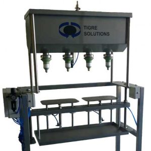 Gravity level filling system for liquid products